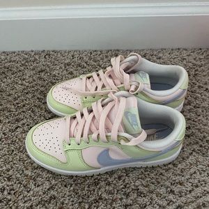 Green sneakers worn once the other is new size 5Y can fit 6Y woman